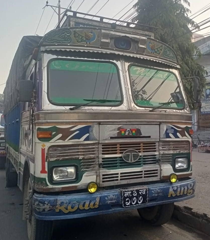 विर्ता प्रहरीद्वारा ६१ लाखभन्दा बढीको अवैध सामानसहितको ट्रक नियन्त्रणमा